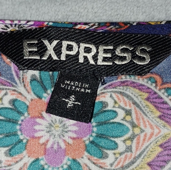 Express Womens Floral Mandala Zip Front V-Neck Blouse Size Small Boho Purple Top - Picture 6 of 10